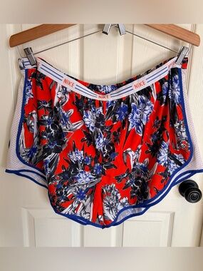 Nike Women's Red Floral Running Shorts with Blue Trim 3X